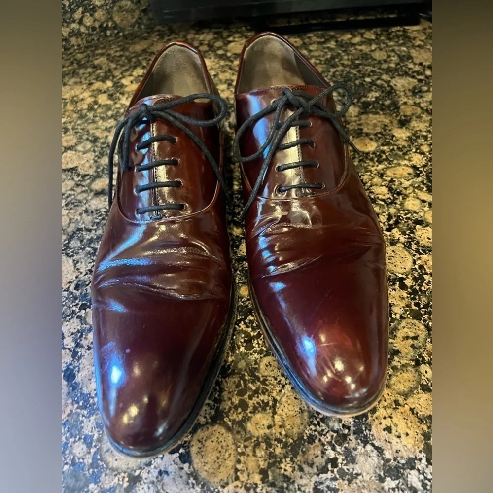 LODING men’s size 10, Oxford, Burgundy, Brown color, excellent condition